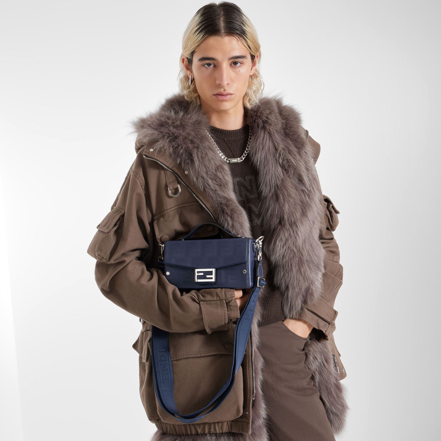 príslušenstvo Fendi mäkká bageta kožená taška do kufra Modrá muži 8NT4Z81800